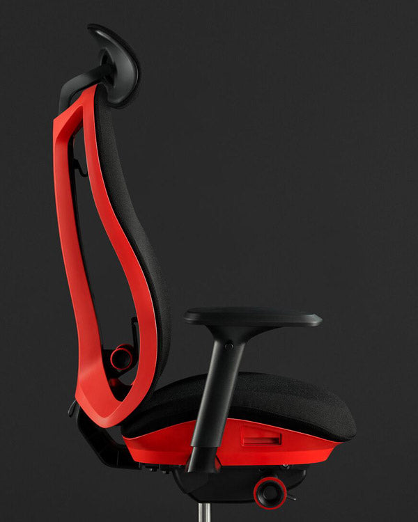 Vista lateral de una silla Herman Miller Vantum Gaming Chair en rojo Flare