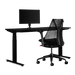 Paquete de juegos de Herman Miller, que incluye un escritorio para trabajar de pie Nevi, un brazo para monitor Ollin y una silla Sayl en negro.
